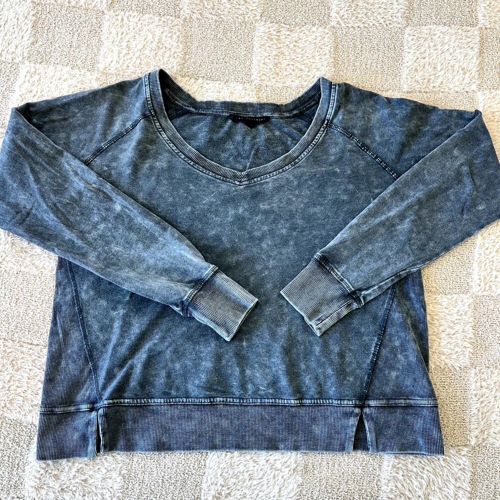 Jane & Delancey cropped gray Crewneck Sweatshirt Size Small